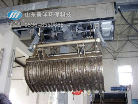 點(diǎn)擊查看詳細(xì)信息<br>標(biāo)題：抓斗式機(jī)械格柵 閱讀次數(shù)：4309